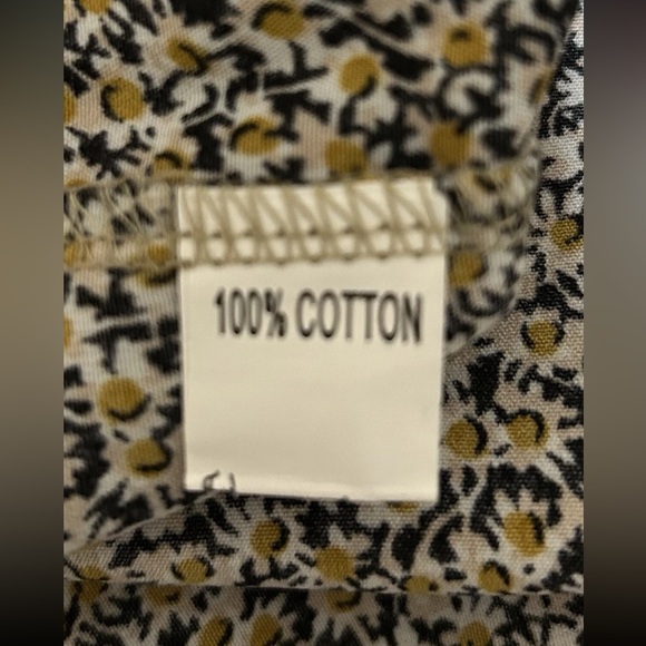 Cotton Floral Short Flutter Sleeve Button-Up Blouse. Brown & Navy Hued. Size XS. - Picture 6 of 10